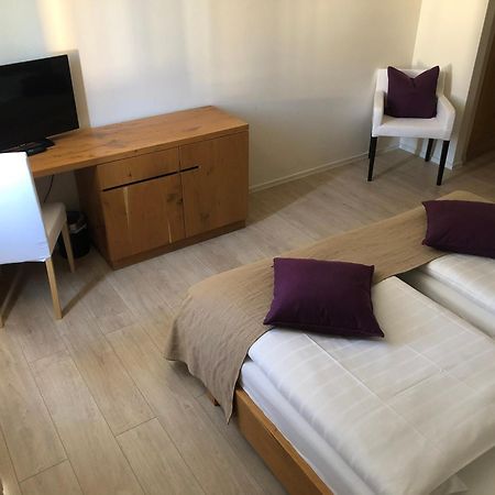 Gollheim Hotel Restaurant Goldenes Ross חדר תמונה