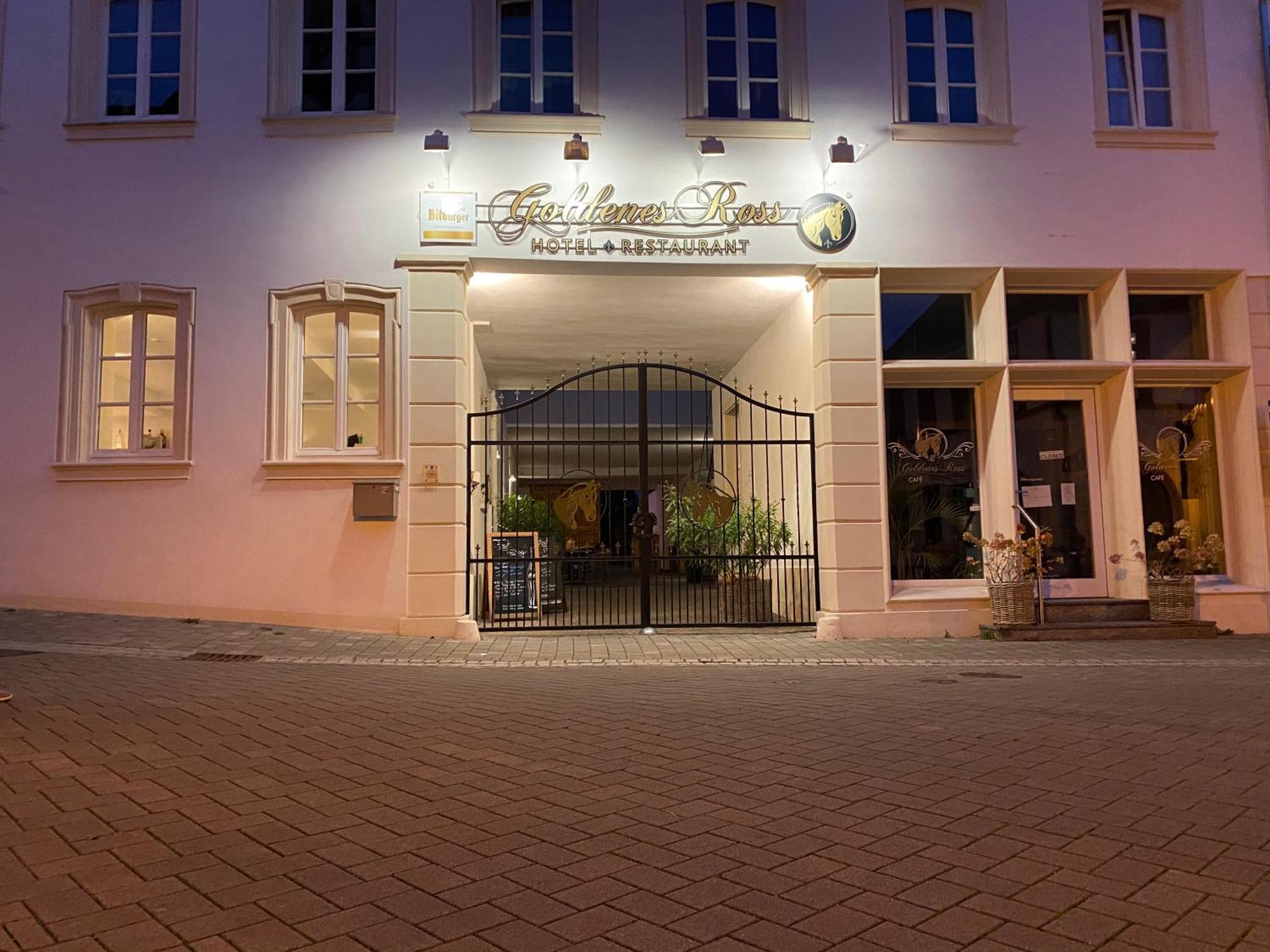Gollheim Hotel Restaurant Goldenes Ross מראה חיצוני תמונה