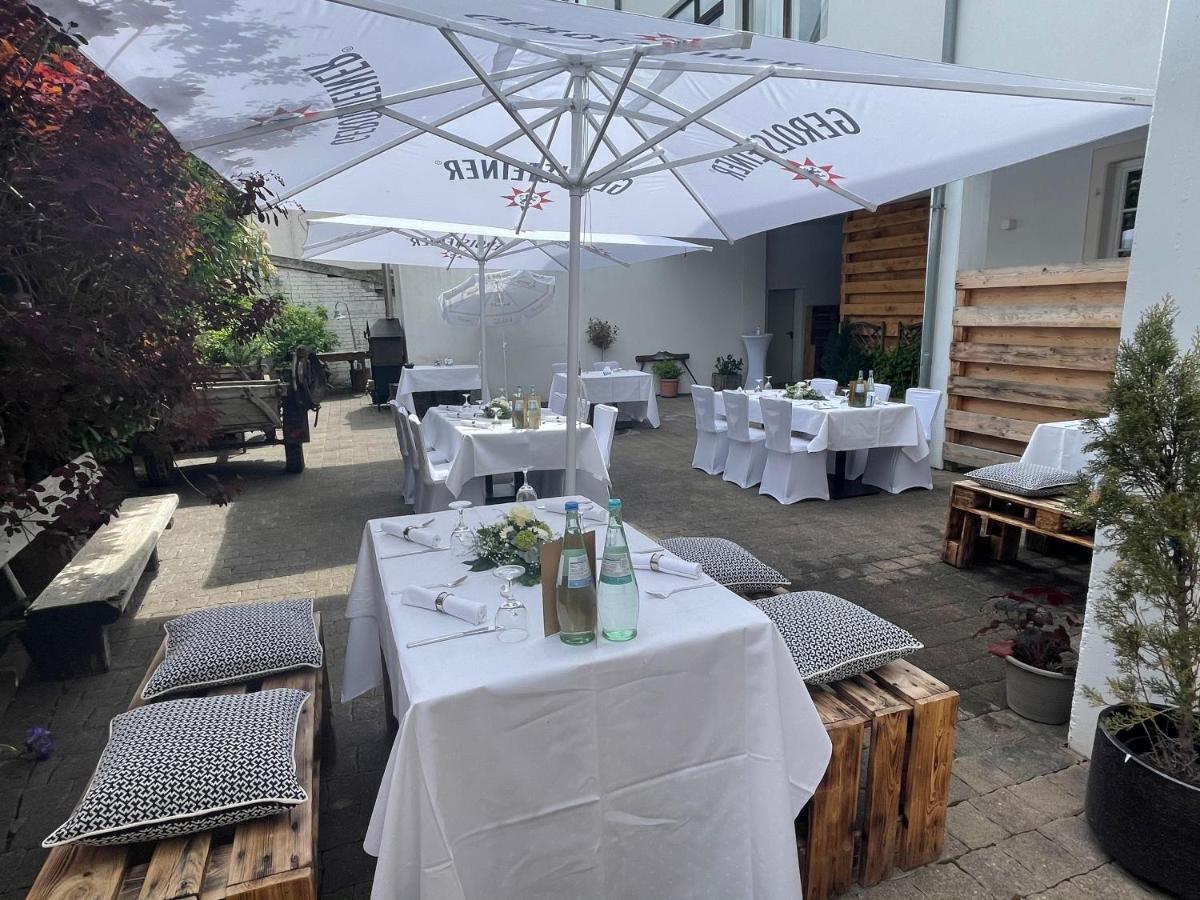 Gollheim Hotel Restaurant Goldenes Ross מראה חיצוני תמונה