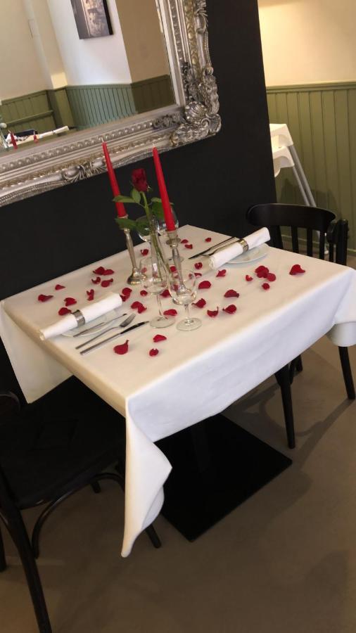 Gollheim Hotel Restaurant Goldenes Ross מראה חיצוני תמונה