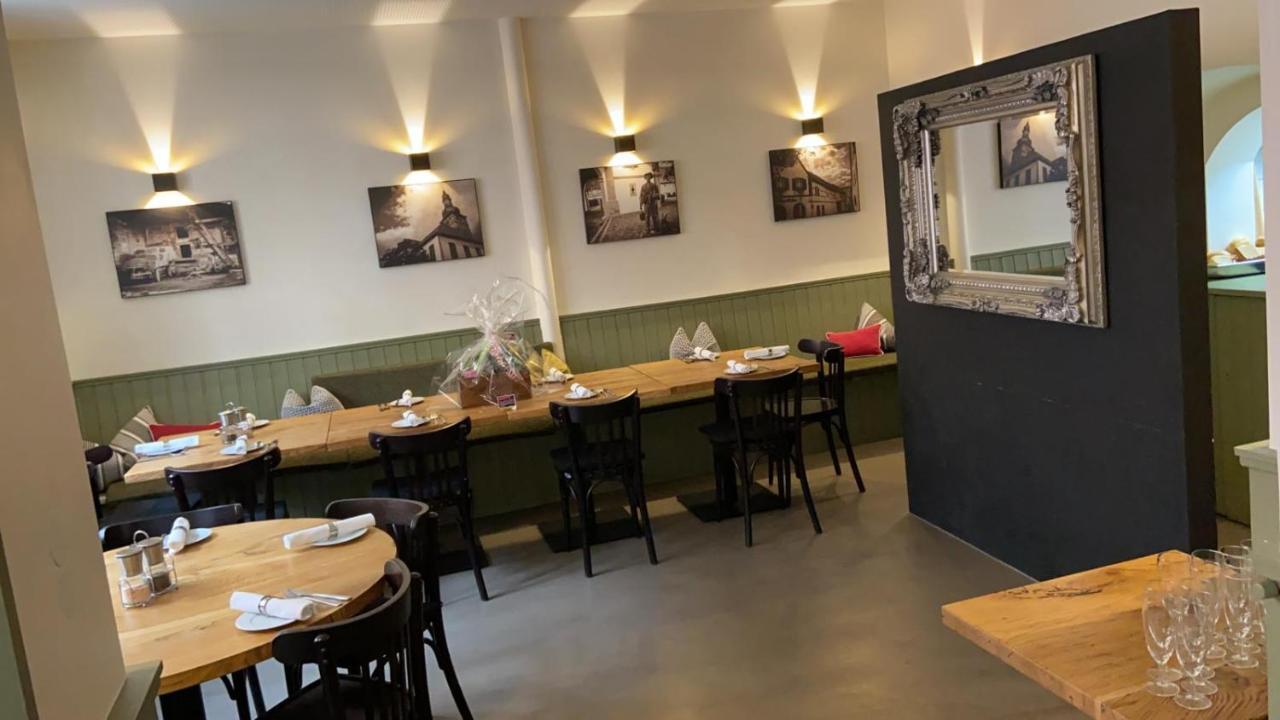 Gollheim Hotel Restaurant Goldenes Ross מראה חיצוני תמונה